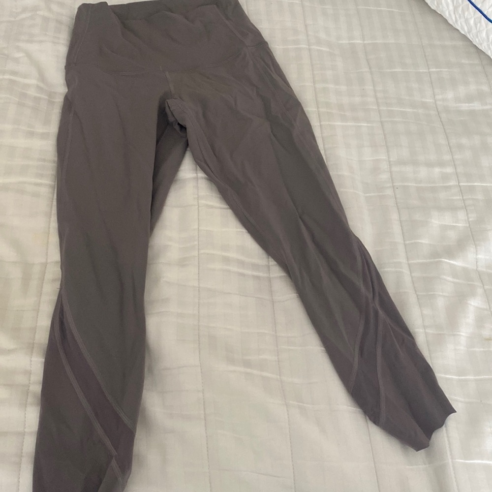 Purple lululemon 3/4 length leggings